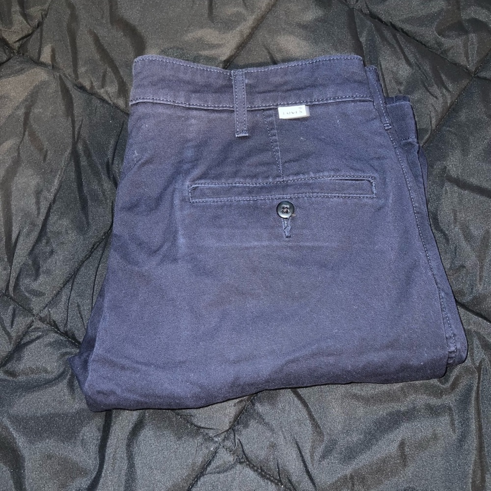 Navy Levi’s pants size 32x30 9/10 condition